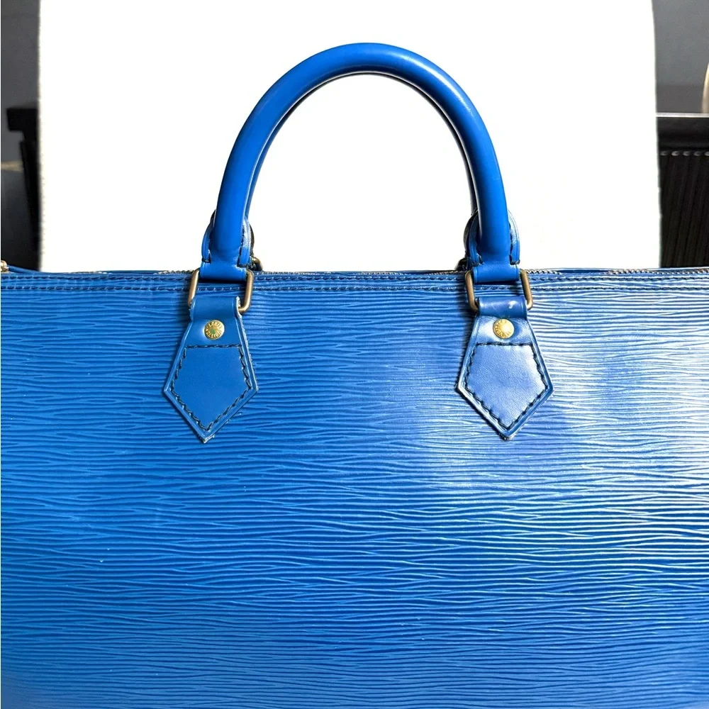 Authentic Louis Vuitton Speedy 35 Epi Leather satchel Bag Toledo blue M42995